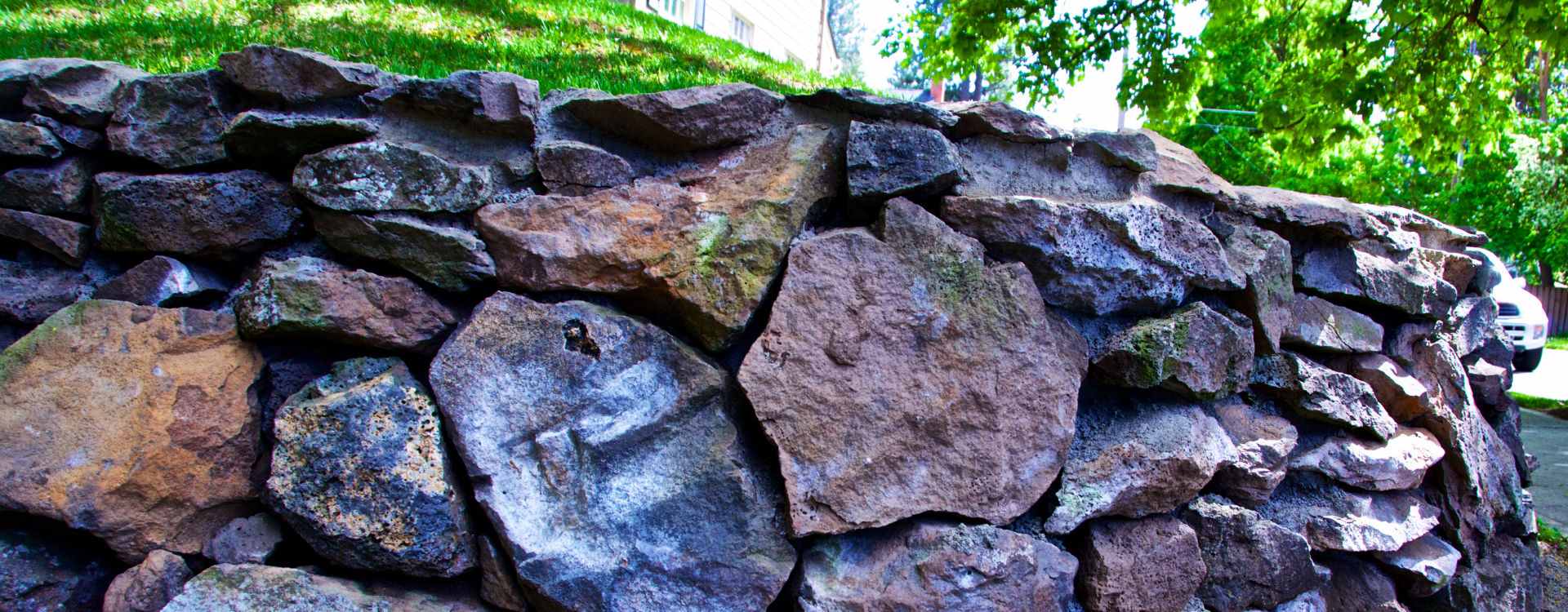 hand stacked walls bg