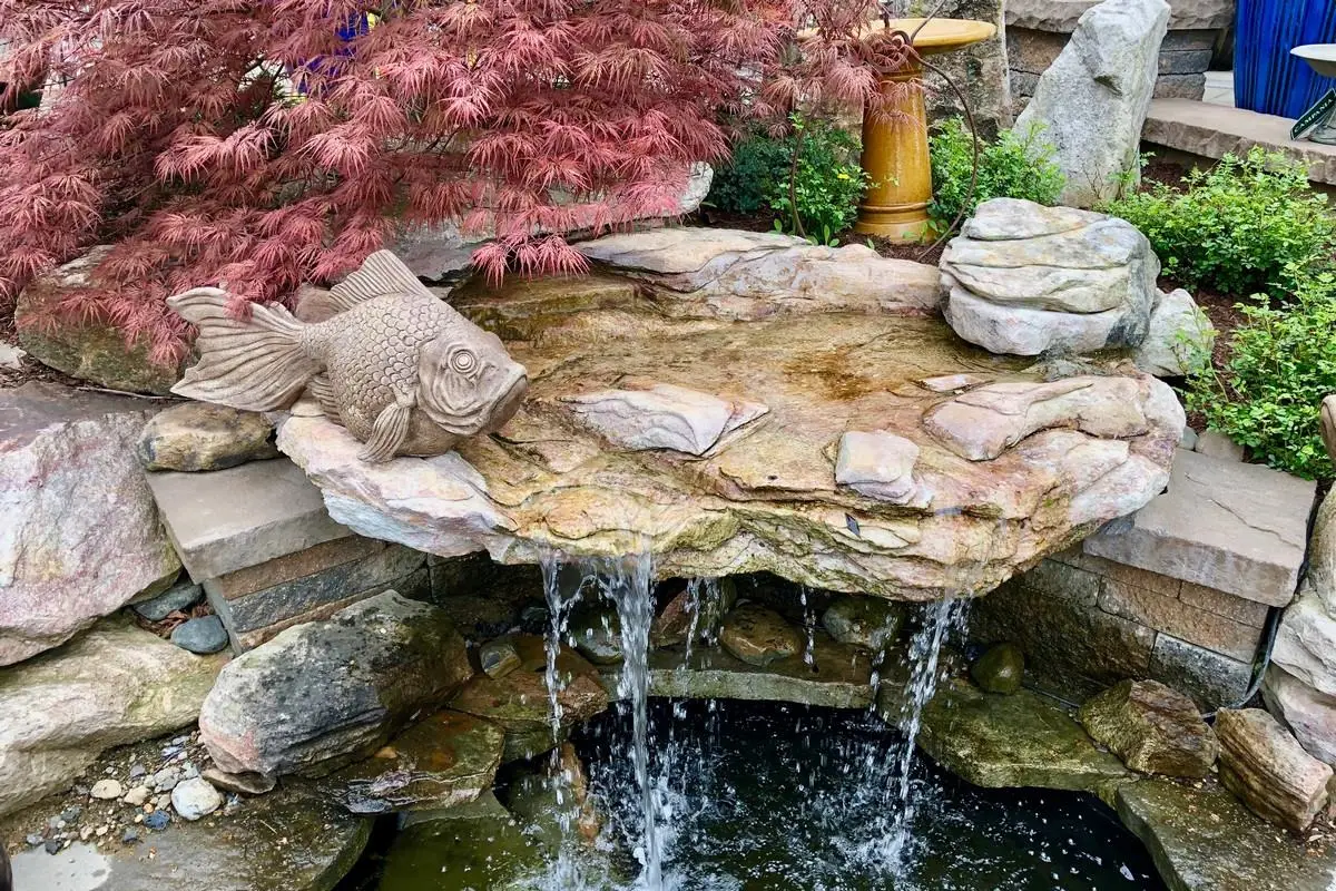Small Pond with Waterfall Ideas: Design Inspiration, image size:1200x800